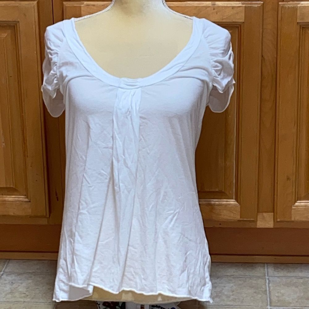 10/$50 Liz Claiborne Women's White Scoop Neck Top Size M